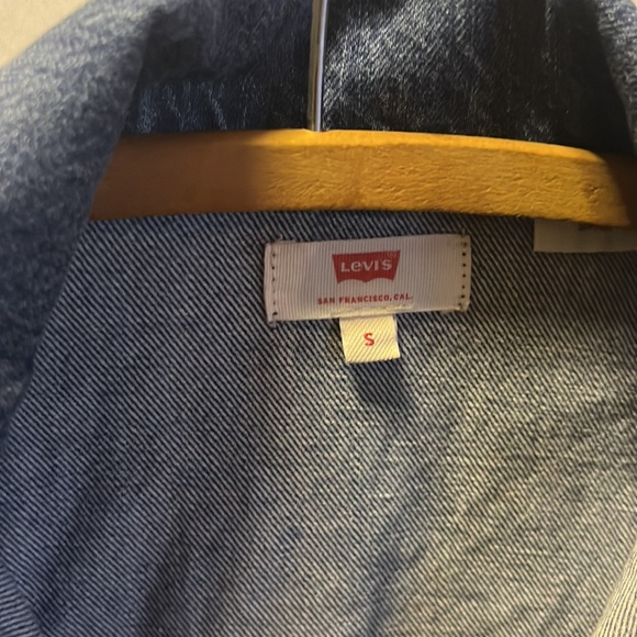 Levi’s cropped jumpsuit with tie waist - Picture 2 of 5